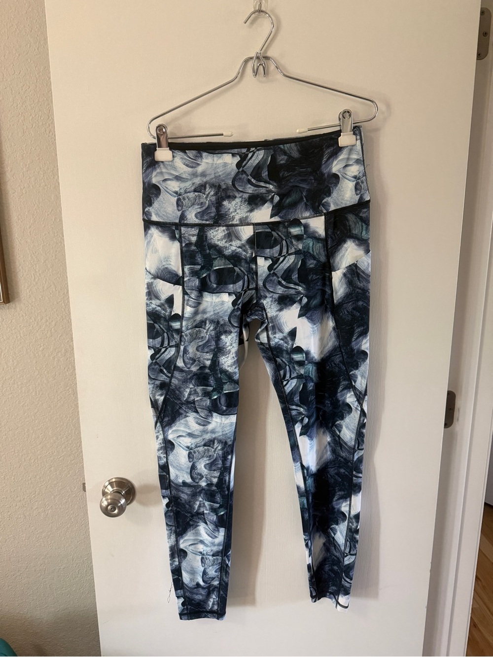 Abstract Smoke Print High-Waist Leggings - Blue & White
